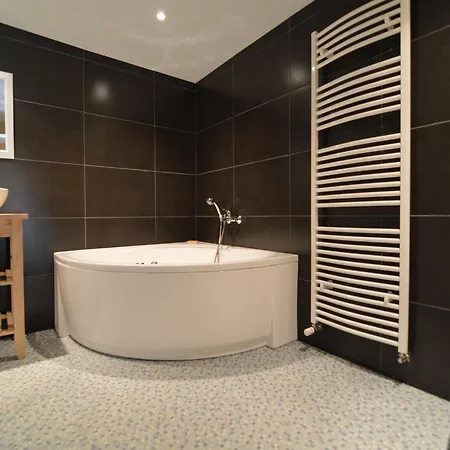 In Saint-omer Near & Forest * Saint-Omer (Pas-de-Calais)